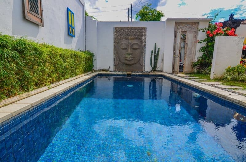 800px Villa White Night Kerobokan Bali 2019 02