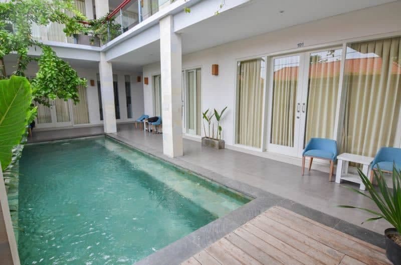 Apple Apartment Kerobokan Bali 2017 04