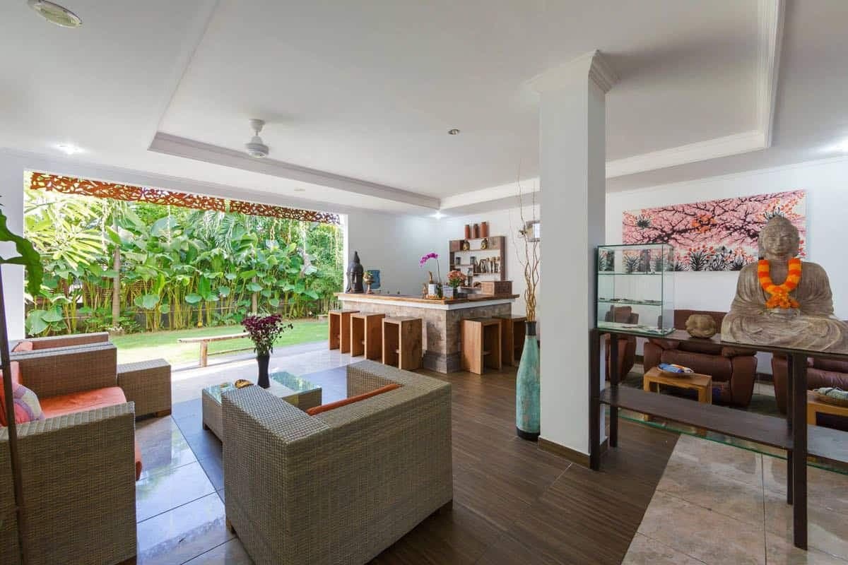 Hening Studio Batubelig Bali 01