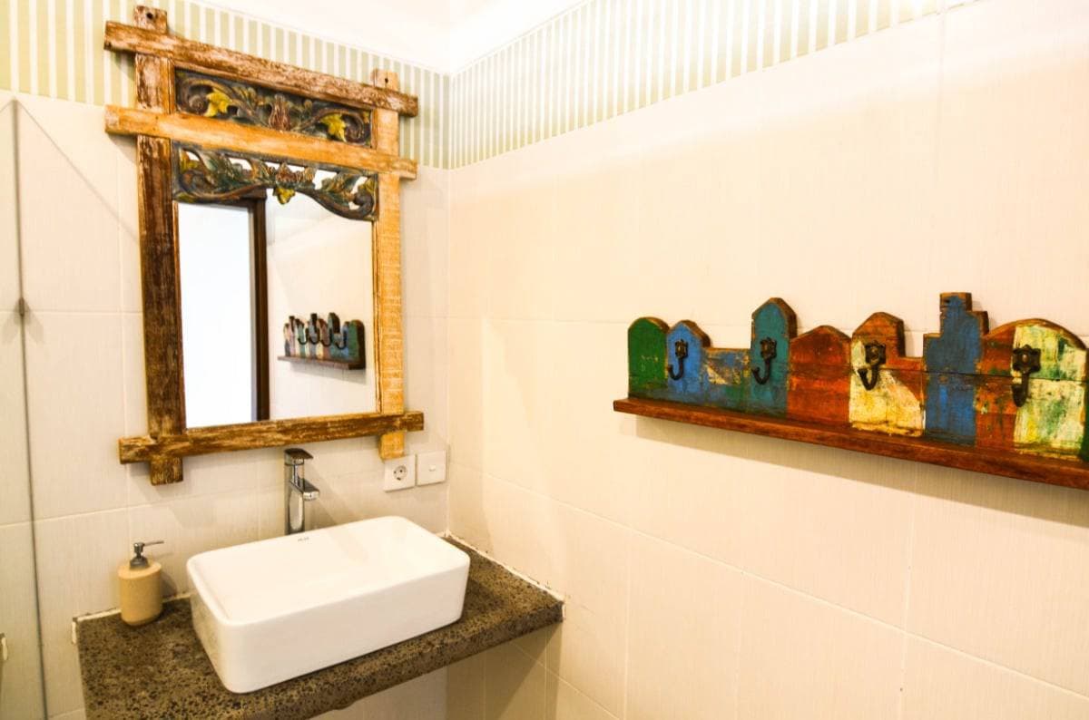 Jimbaran Lodge Jimbaran Bali bathroom 3