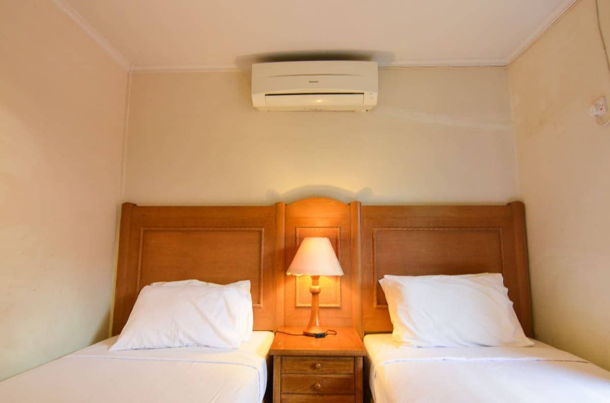 Les Villas Jimbaran Bali 2019 bedroom downstairs 03