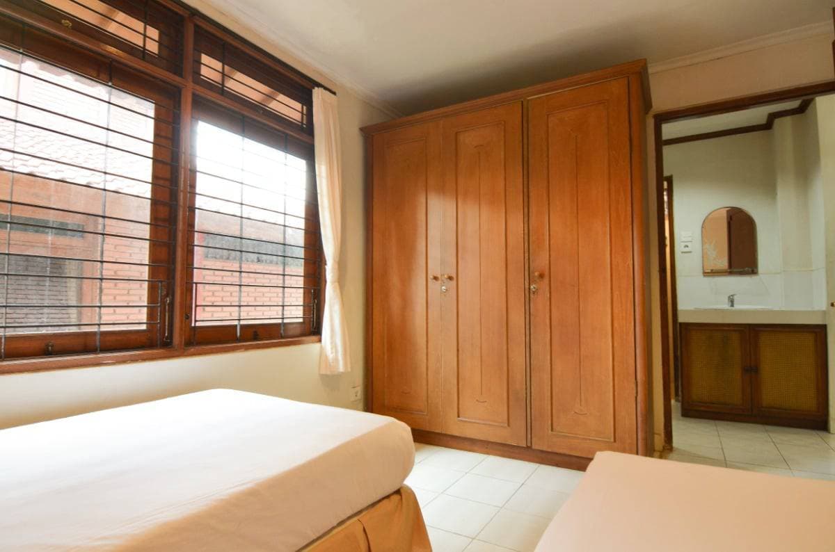 Les Villas Jimbaran Bali 2019 bedroom downstairs 04