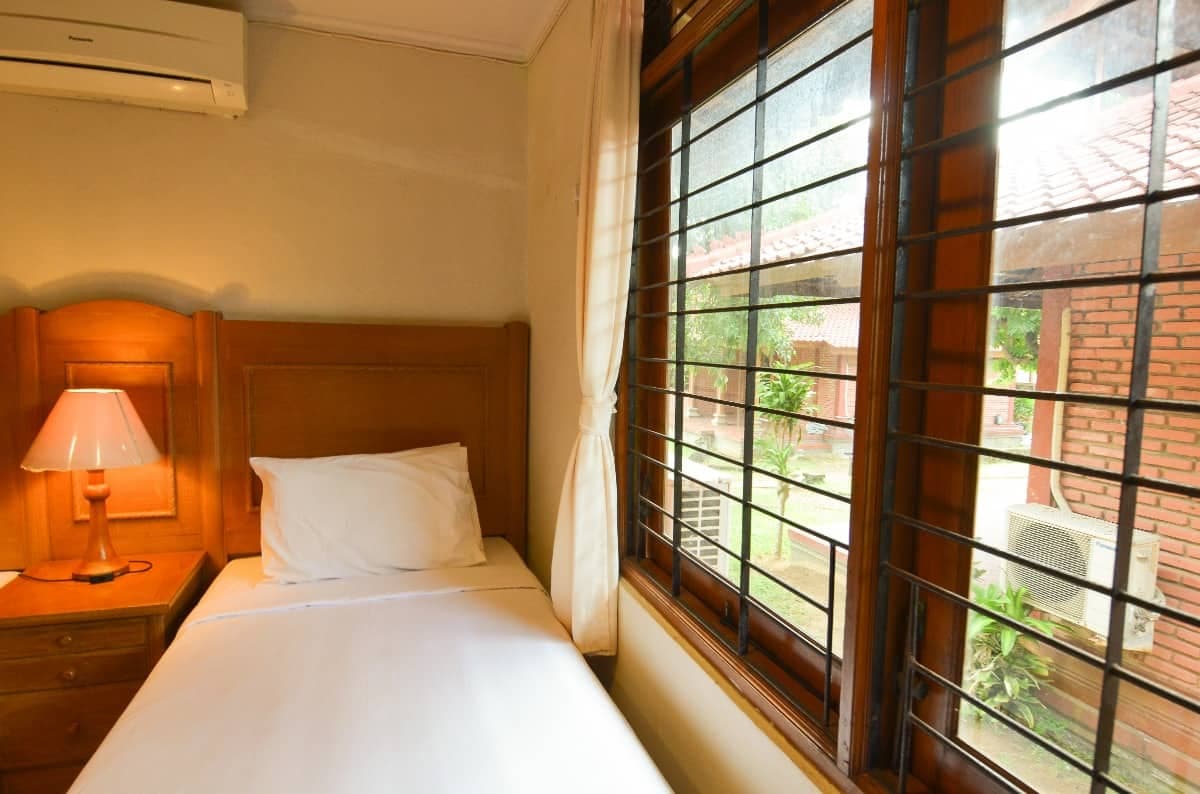 Les Villas Jimbaran Bali 2019 bedroom downstairs 05