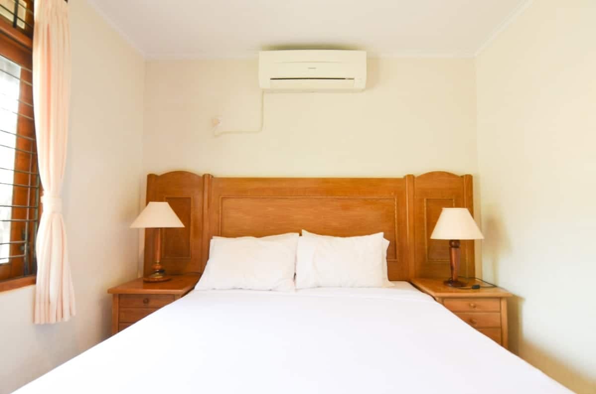 Les Villas Jimbaran Bali 2019 bedroom downstairs 08