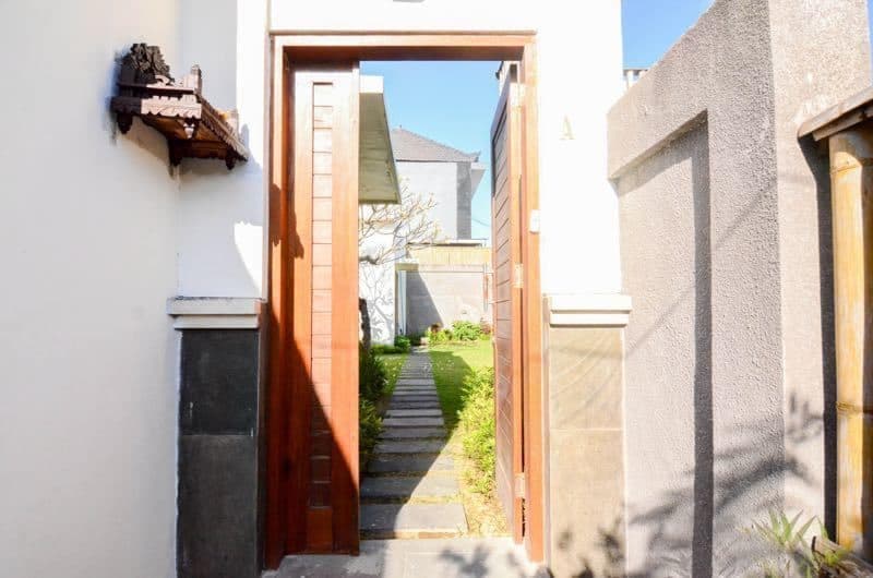 Villa Dewi Legian Bali 02